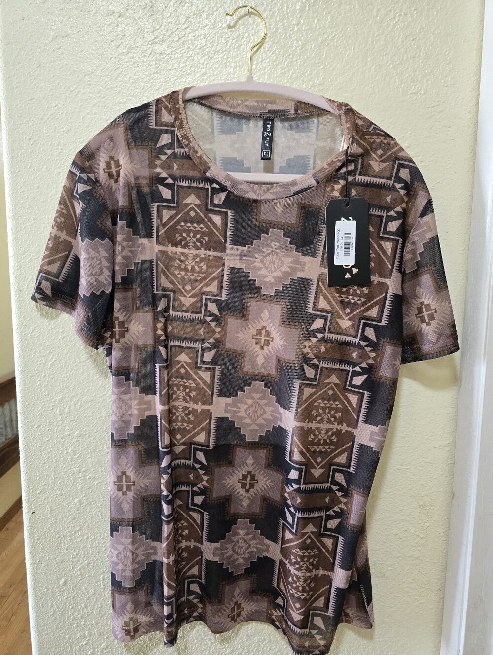 2 Fly Mesh Aztec Pattern Short Sleeve Tee in Brown and Pink With Undershirt